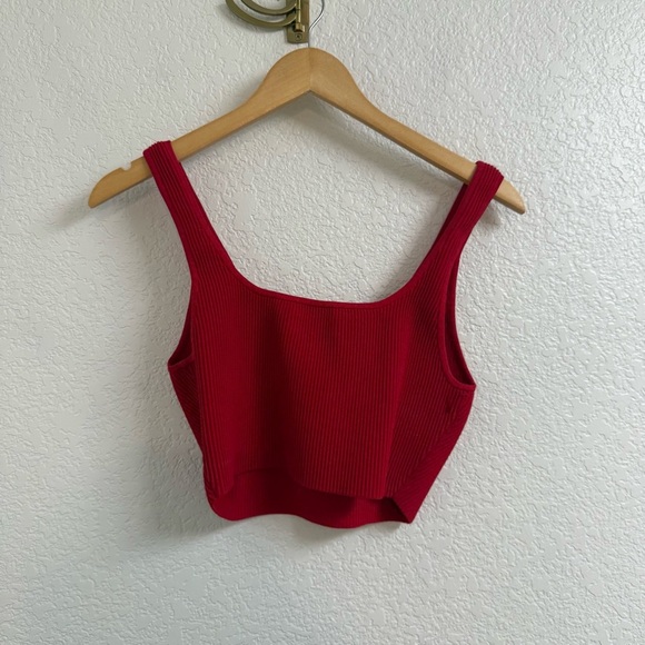 Babaton Sculpt Knit Squareneck Cropped Tank Red Size L - Picture 2 of 3
